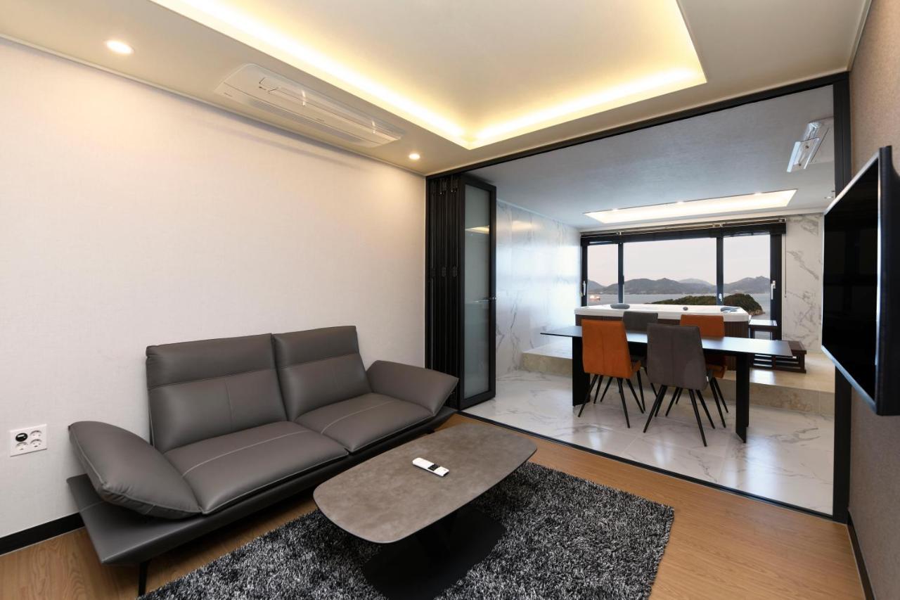 Utop Marina Hotel & Resort Yeosu Εξωτερικό φωτογραφία